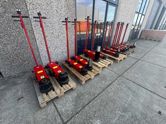 Partij van lucht-hydraulische garagekrikken (14x) - afbeelding 10 van  17