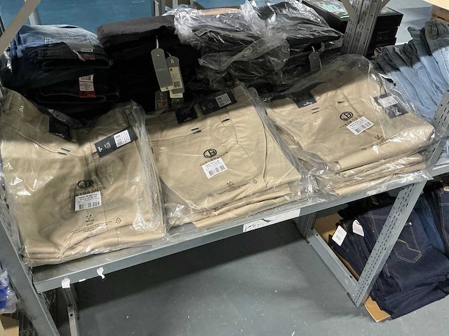 Partij vanguard chino’s (13x) - afbeelding 2 van  5