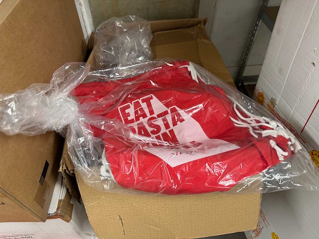 Partij "vapiano" kleding - afbeelding 1 van  3