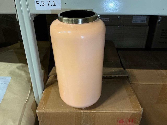 Partij vase allyson metal d15xh30cm pink planter iron (12x) - afbeelding 1 van  3