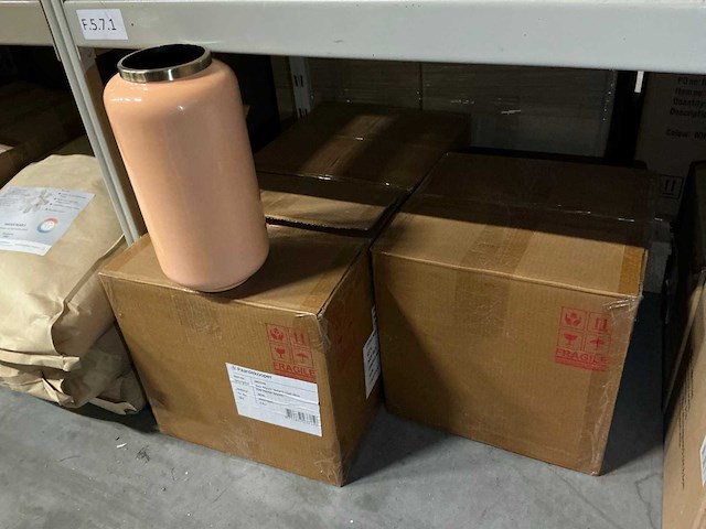 Partij vase allyson metal d15xh30cm pink planter iron (12x) - afbeelding 3 van  3