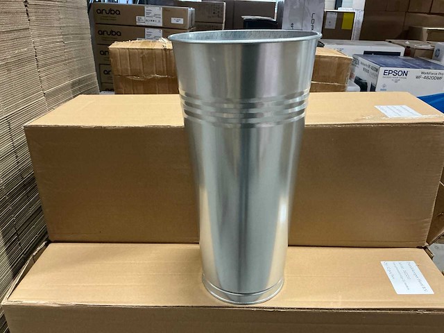 Partij vase galvanized ridge 22/18x48cm (168x) - afbeelding 1 van  4
