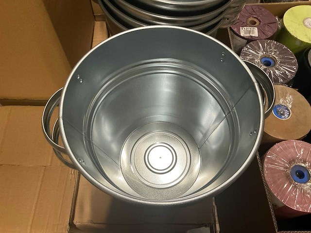 Partij vase galvanized ridge 29/19x28,5cm (261x) - afbeelding 2 van  5