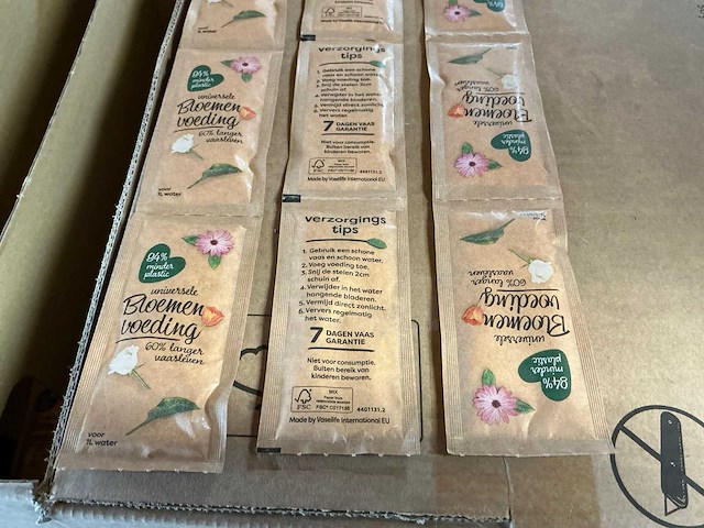Partij vaselife coop universal cut flower food (24000x) - afbeelding 2 van  4