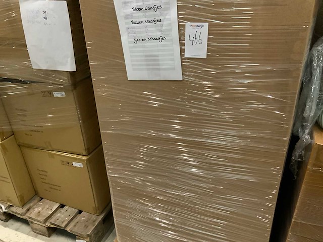 Partij vazen op 4 pallets - afbeelding 7 van  20