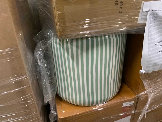 Partij vazen op 4 pallets - afbeelding 10 van  20