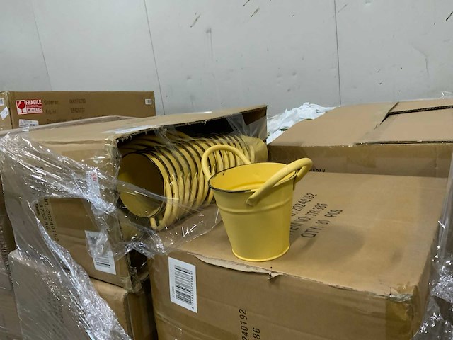 Partij vazen op 4 pallets - afbeelding 13 van  20