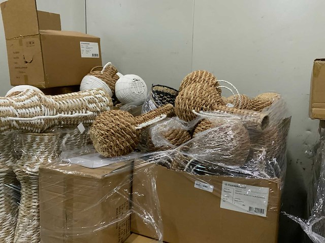 Partij vazen op 4 pallets - afbeelding 15 van  20