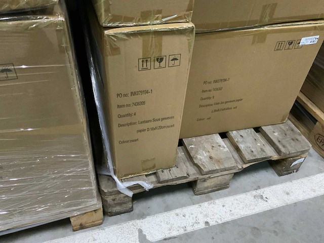 Partij vazen op 4 pallets - afbeelding 18 van  20