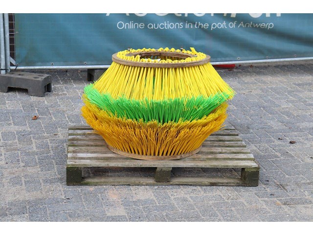 Partij veegborstel aanbouw - afbeelding 1 van  1