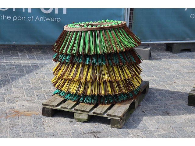 Partij veegborstel aanbouw - afbeelding 1 van  1