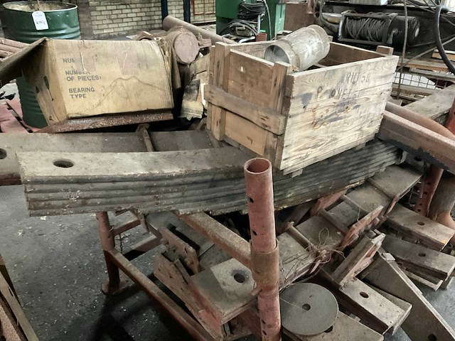 Partij veerpaketten met bogie - afbeelding 5 van  6