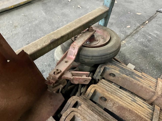 Partij veerpakketten in juk - afbeelding 4 van  5