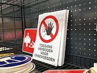 Partij veiligheids- en verkeersborden - afbeelding 4 van  8