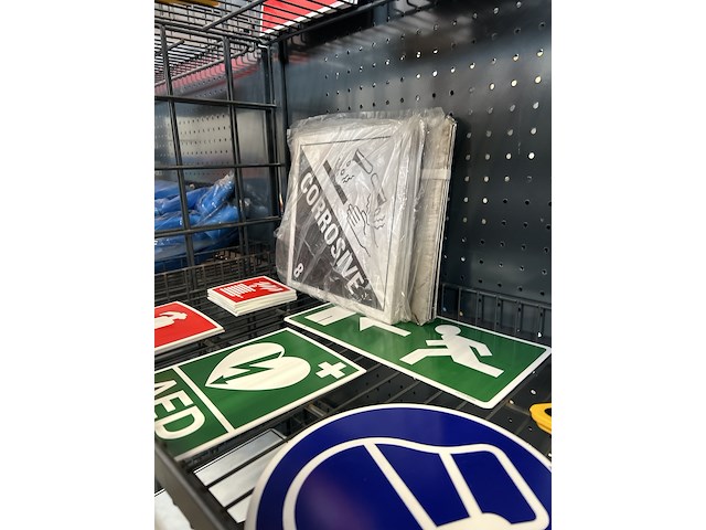 Partij veiligheids- en verkeersborden - afbeelding 5 van  8