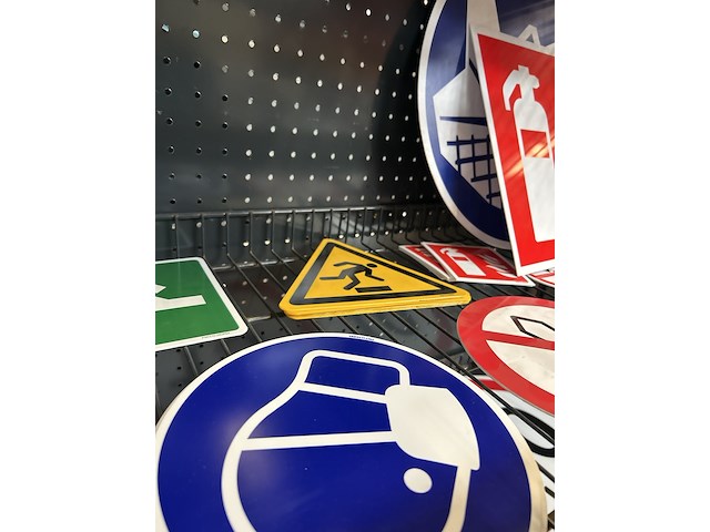 Partij veiligheids- en verkeersborden - afbeelding 8 van  8