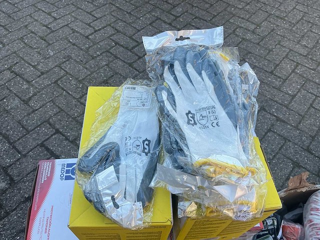 Partij veiligheids artikelen - afbeelding 6 van  35