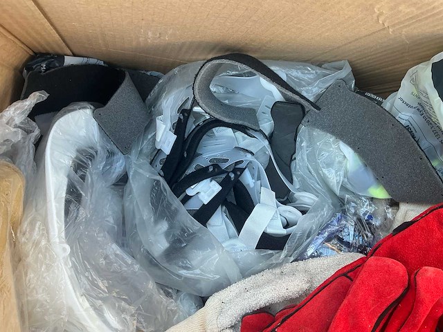 Partij veiligheids artikelen - afbeelding 27 van  35