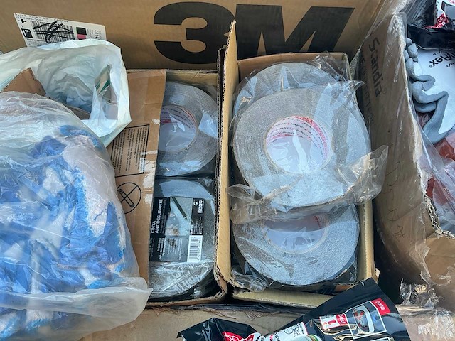 Partij veiligheids artikelen - afbeelding 30 van  35