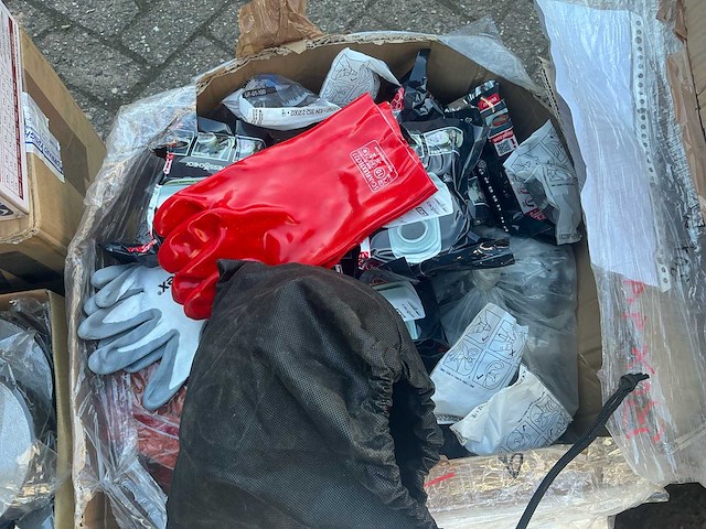 Partij veiligheids artikelen - afbeelding 10 van  35