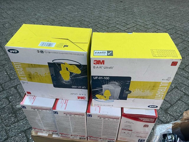 Partij veiligheids artikelen - afbeelding 13 van  35