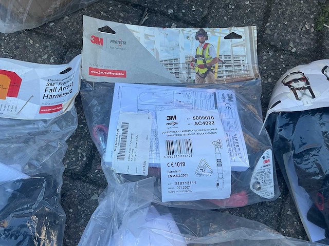 Partij veiligheids artikelen - afbeelding 25 van  35