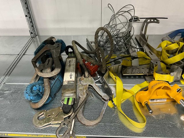 Partij veiligheids materiaal - afbeelding 3 van  5