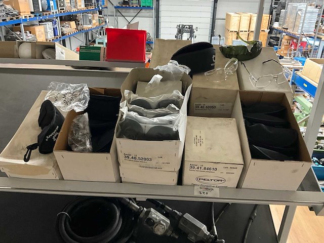 Partij veiligheidsbrillen - afbeelding 2 van  4