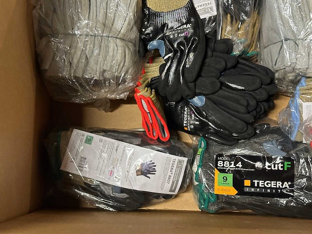 Partij veiligheidshandschoenen - afbeelding 4 van  7