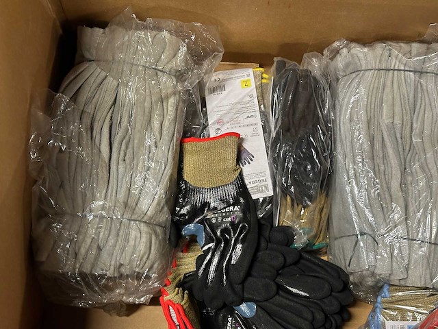 Partij veiligheidshandschoenen - afbeelding 5 van  7