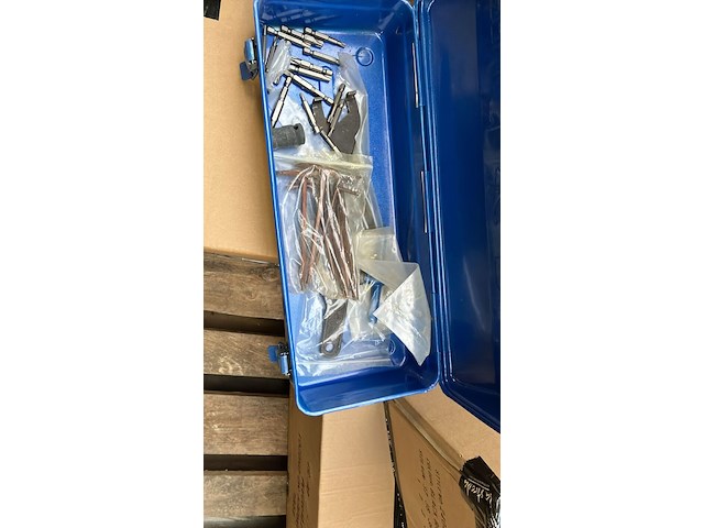 Partij veiligheidsschroeven + divers gereedschap - afbeelding 6 van  11