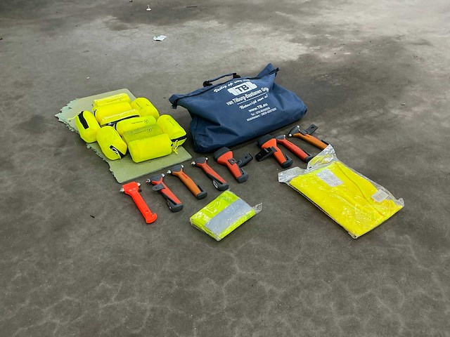 Partij veiligheidsvesten en ruitentikkers - afbeelding 1 van  9