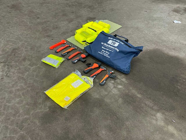 Partij veiligheidsvesten en ruitentikkers - afbeelding 3 van  9