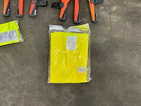 Partij veiligheidsvesten en ruitentikkers - afbeelding 7 van  9