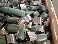 Partij veldflessen, pannen en canteen cups - afbeelding 8 van  9