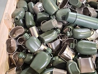 Partij veldflessen, pannen en canteen cups - afbeelding 9 van  9