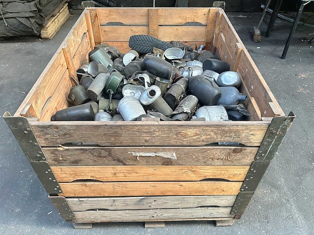 Partij veldflessen - afbeelding 1 van  3