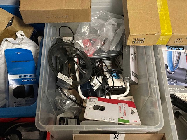 Partij velo / sram / shimano / gore / bobike / cube fietsonderdelen - afbeelding 3 van  9