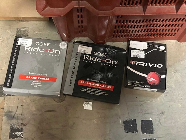 Partij velo / sram / shimano / gore / bobike / cube fietsonderdelen - afbeelding 9 van  9