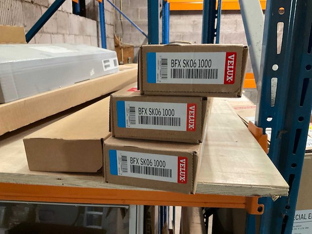 Partij velux dakramen en onderdelen (37x) - afbeelding 4 van  22