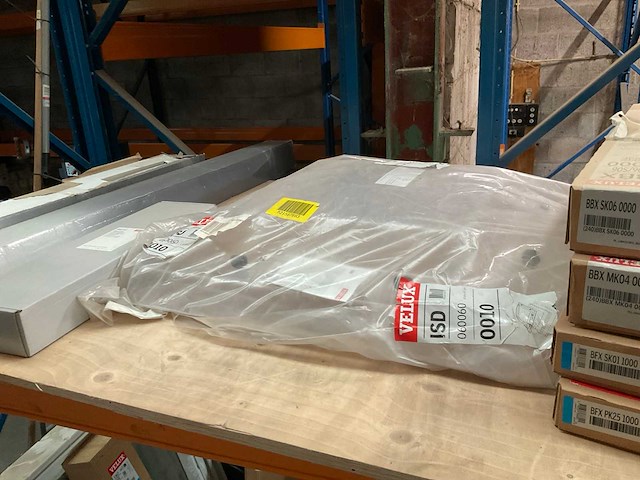 Partij velux dakramen en onderdelen (37x) - afbeelding 6 van  22