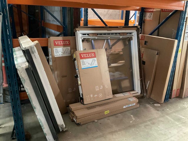 Partij velux dakramen en onderdelen (37x) - afbeelding 8 van  22