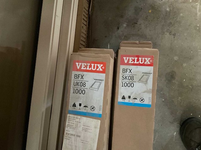 Partij velux dakramen en onderdelen (37x) - afbeelding 14 van  22