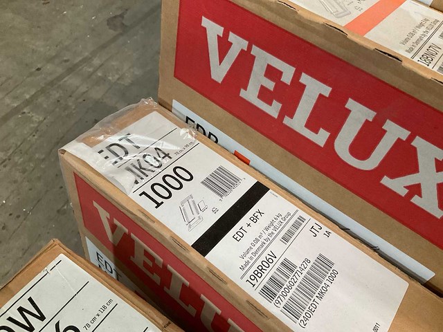 Partij velux dakramen en onderdelen (37x) - afbeelding 19 van  22