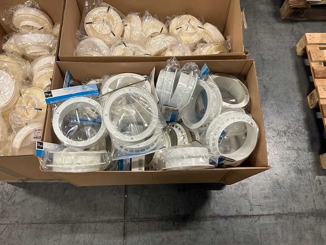 Partij ventilatie benodigdheden - afbeelding 3 van  8