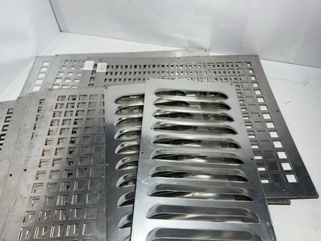 Partij ventilatieplaten en schoepenroosters, gavo en nedco, 14 stuks - afbeelding 4 van  4