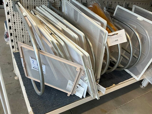 Partij ventilatieroosters, dakluikhorren en dakluik toebehoren - afbeelding 13 van  30