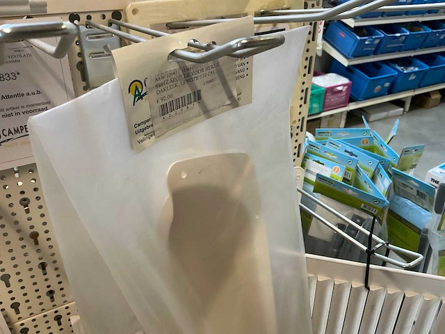 Partij ventilatieroosters, dakluikhorren en dakluik toebehoren - afbeelding 19 van  30