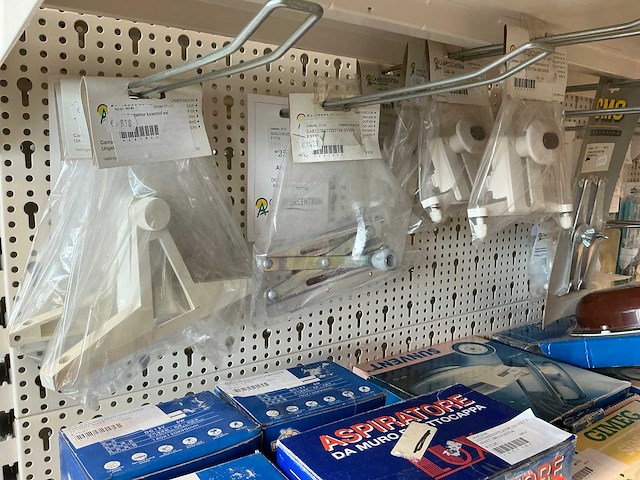 Partij ventilatieroosters, dakluikhorren en dakluik toebehoren - afbeelding 12 van  30