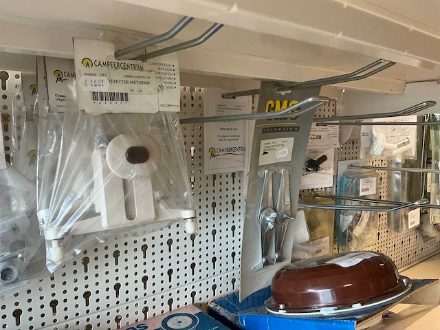 Partij ventilatieroosters, dakluikhorren en dakluik toebehoren - afbeelding 23 van  30